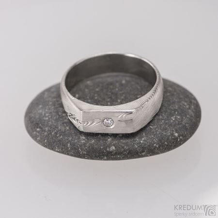 Obrázek z Zásnubní prsten Prolili a čirý diamant  
