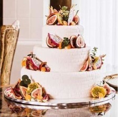 Picture of Wedding cake with tropical fruit