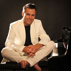 Picture of Pianist Lukas Cermak